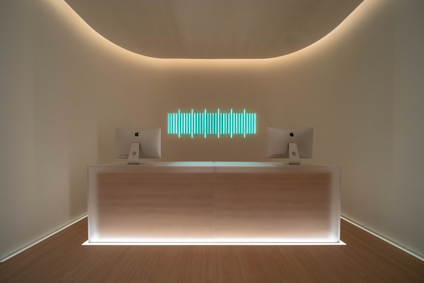 Front desk at MILI Clinic Dosan