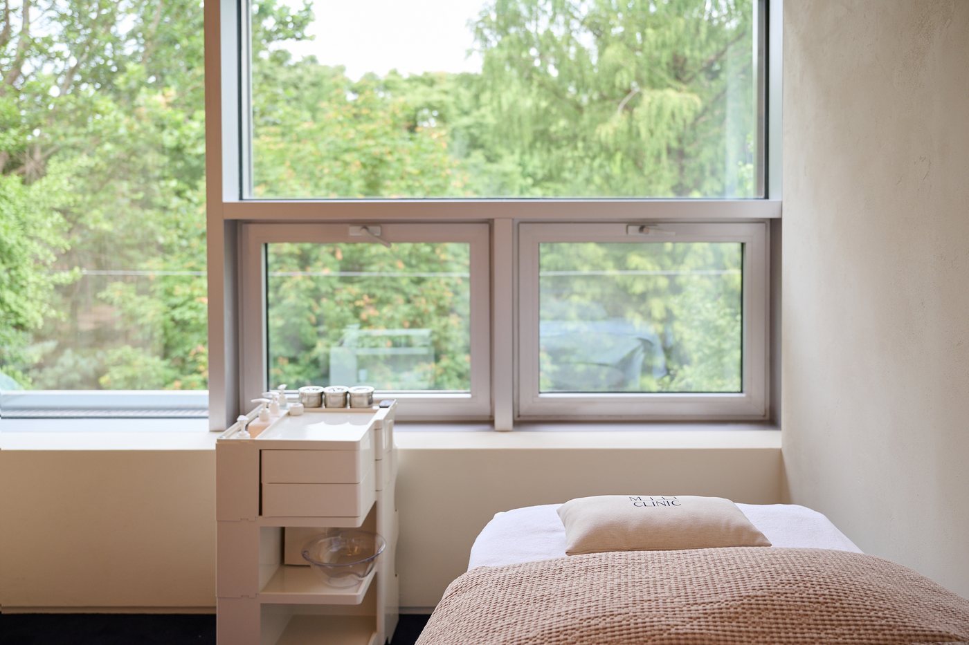 Treatment room at MILI Clinic Dosan